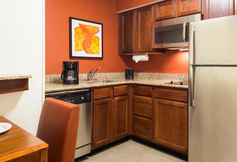 带大床的标准工作室, Residence Inn Charlotte Southpark