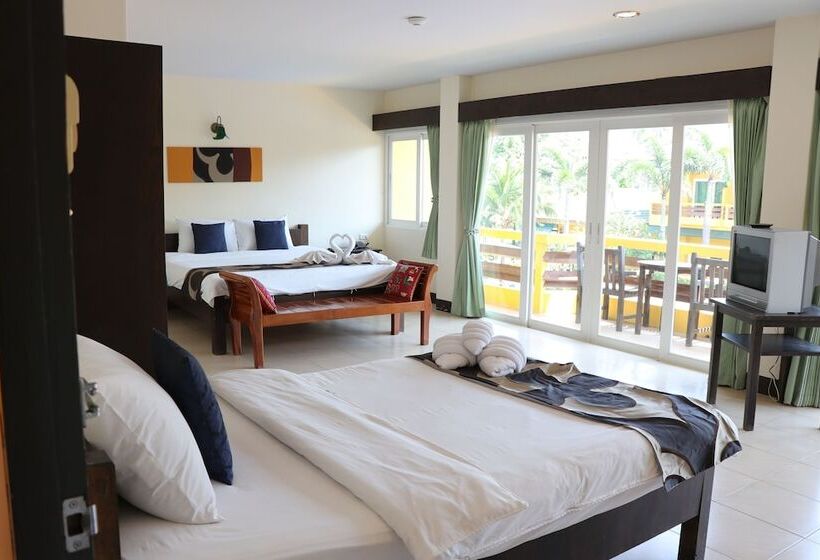 اتاق خانوادگی, Bacchus Home Resort