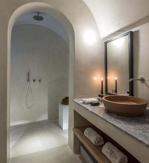 سوئیت کلاسیک, Honeymoon Petra Villas