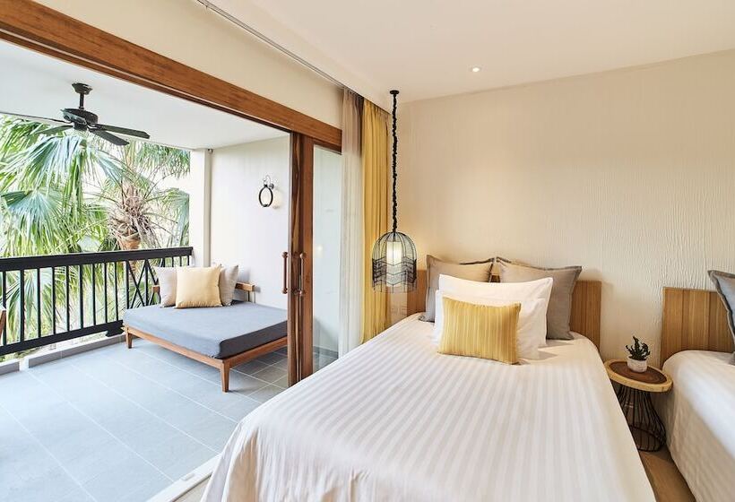اتاق لوکس با چشم‌انداز باغ, Bandara Resort And Spa, Samui