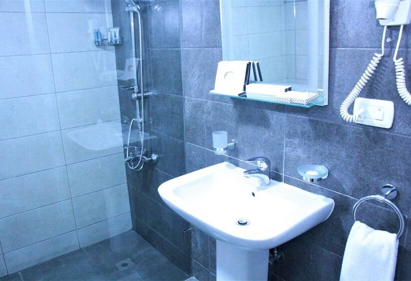 سوییت, Beverly Hotel Beirut