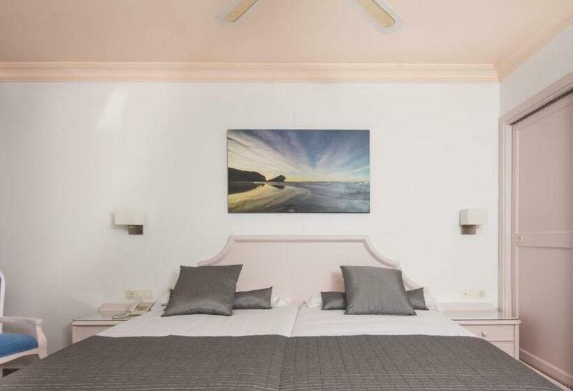 Номер Superior Вид на Бассейн, Mac Puerto Marina Benalmádena