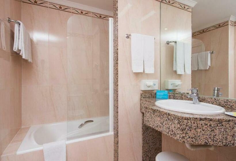Habitación Superior Vista Piscina, Mac Puerto Marina Benalmádena