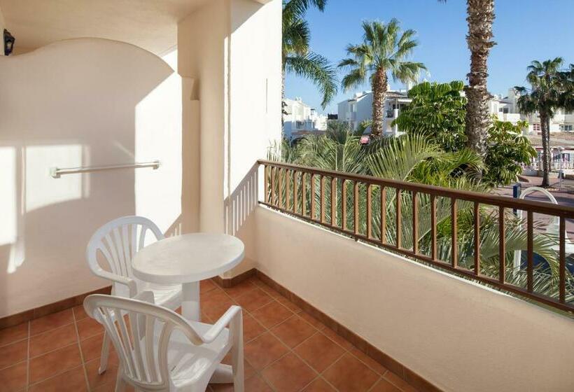 Номер Стандарт, Mac Puerto Marina Benalmádena