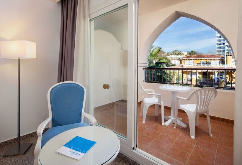 Номер Стандарт, Mac Puerto Marina Benalmádena