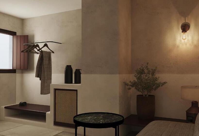 سوییت با چشم‌انداز استخر, Meroviglia Boutique