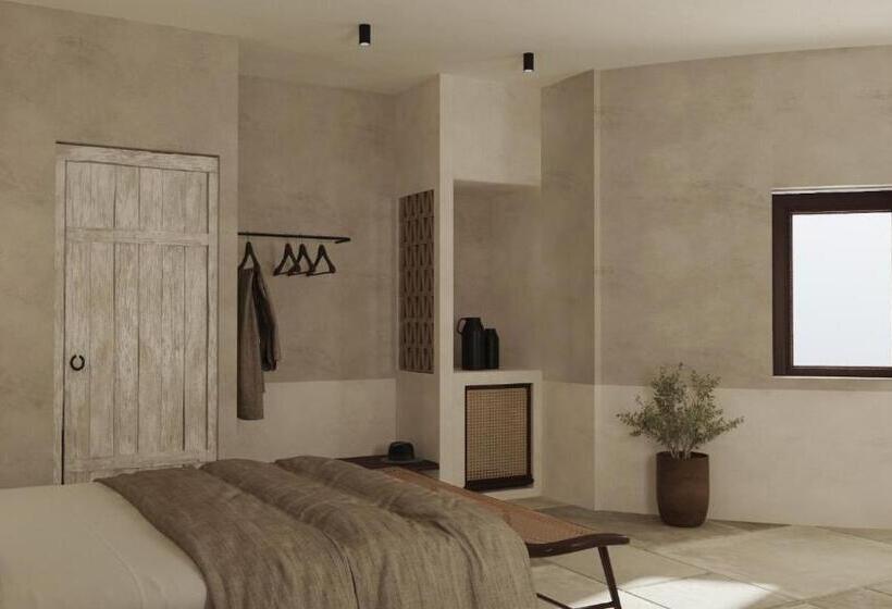 سوئیت جونیور با استخر, Meroviglia Boutique