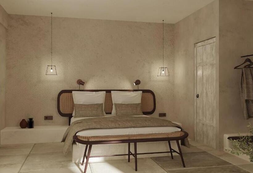 سوئیت جونیور با استخر, Meroviglia Boutique