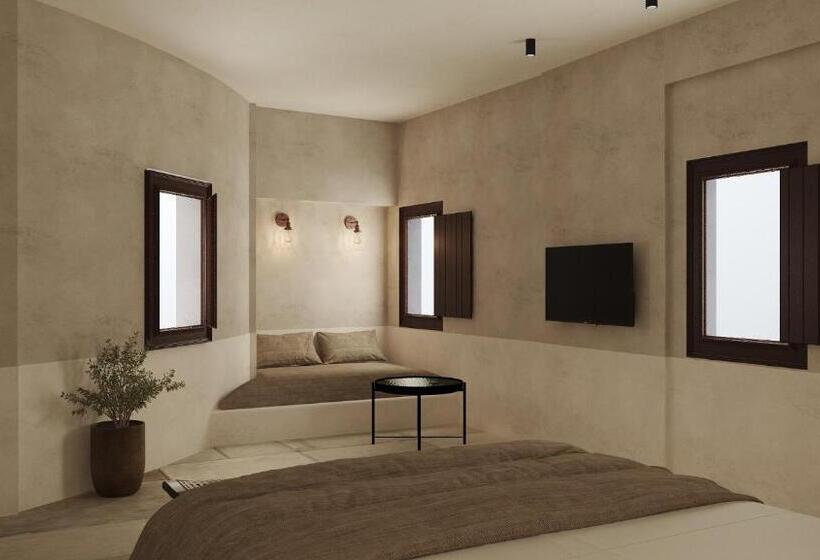 سوئیت جونیور با استخر, Meroviglia Boutique