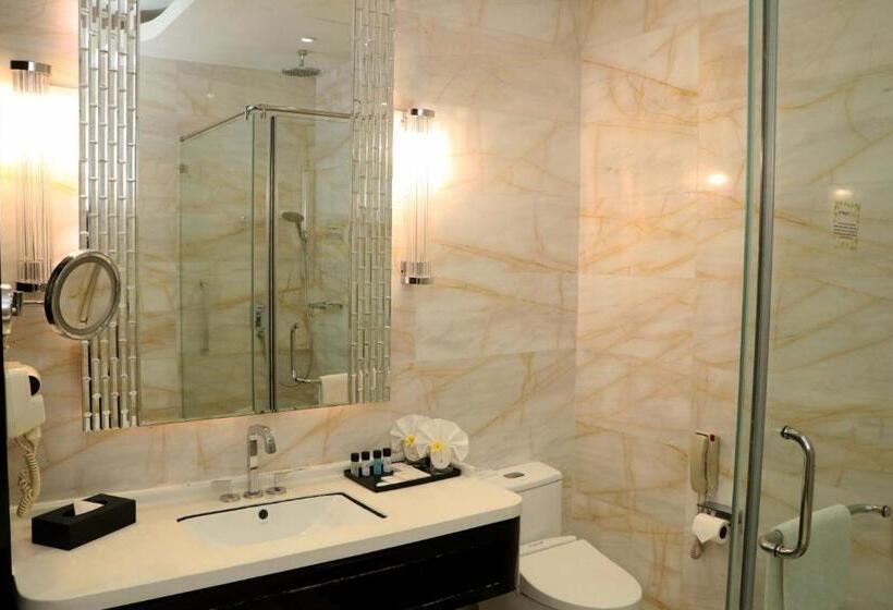 سوییت اجرایی, Pacific Regency Hotel Suites