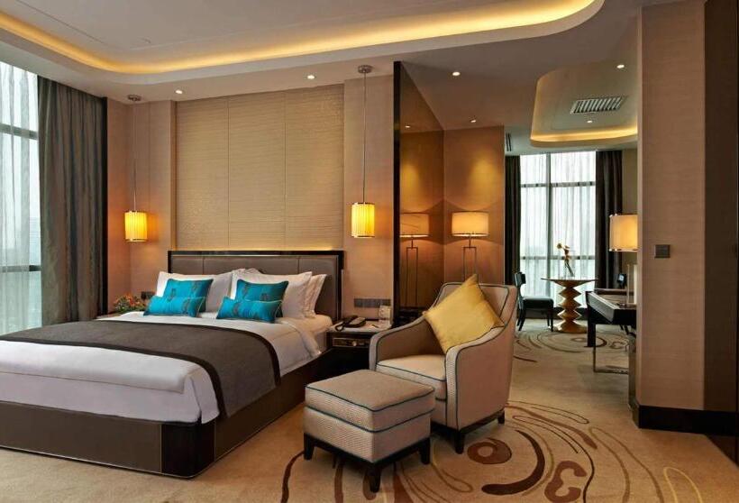 سوئیت پریمیوم, Pacific Regency Hotel Suites