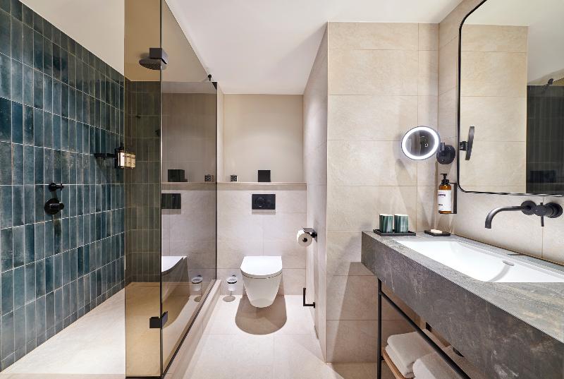 سوئیت پریمیوم, Pacific Regency Hotel Suites