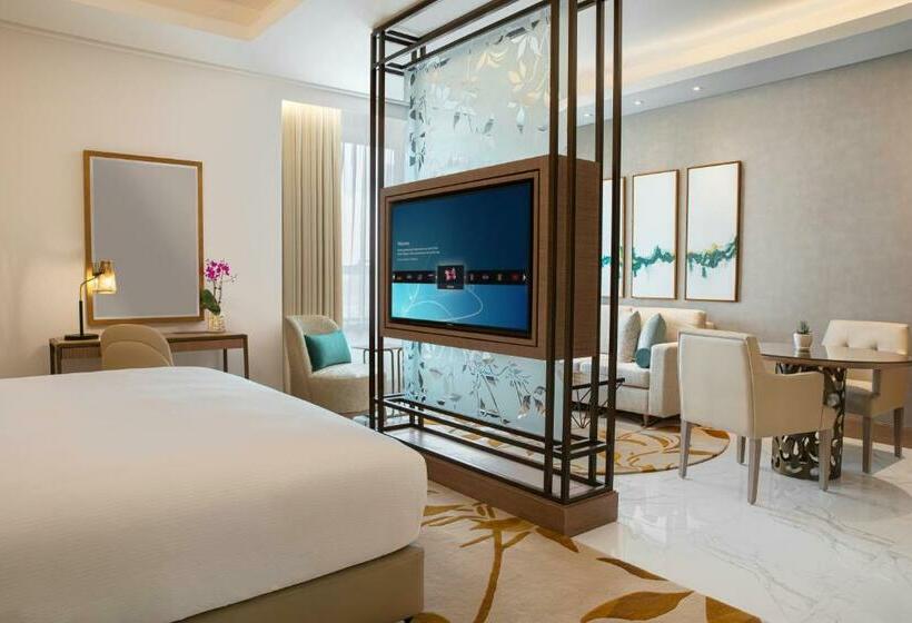 带大床的标准间, Al Jaddaf Rotana Suite