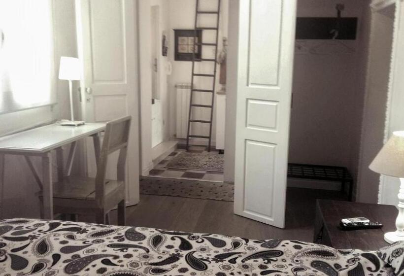 سوئیت 2 خوابه, I Templari B&b