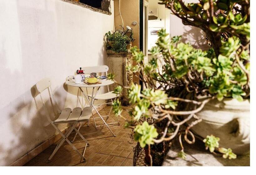 سوئیت 2 خوابه, I Templari B&b