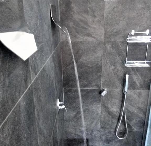 اتاق لوکس با بالکن, Symposion B&b Apart