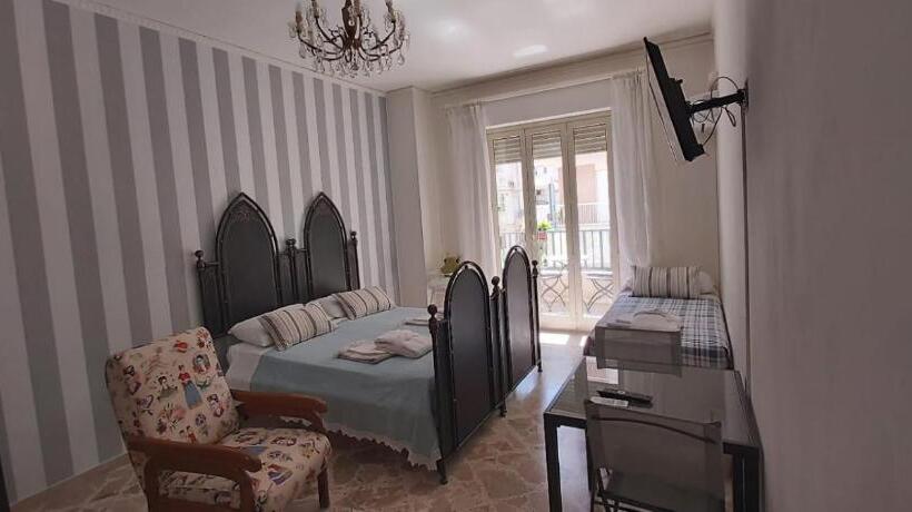 스탠다드 트리플 발코니 룸, Tilde B&b