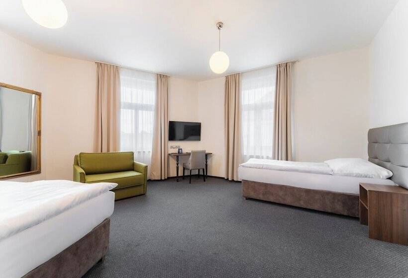 اتاق استاندارد چهار تخته, Ea Hotel Victoria