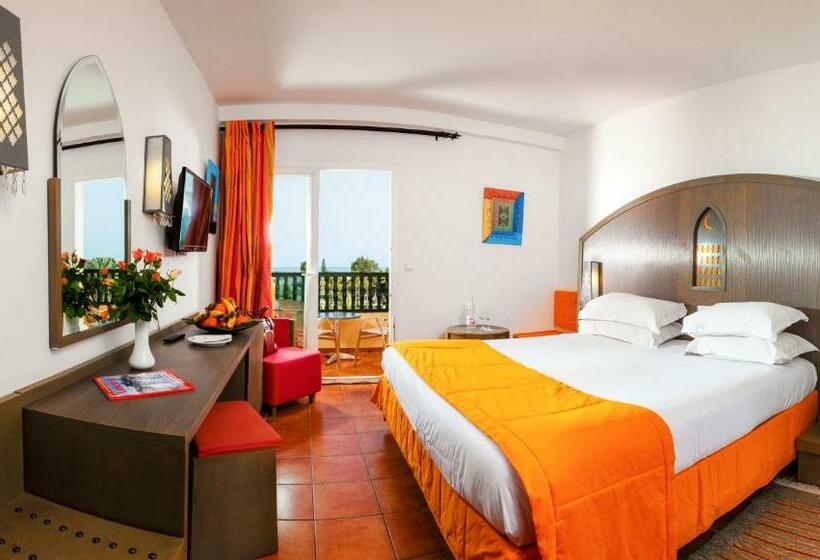 اتاق استاندارد با چشم‌انداز استخر, Royal Kenz Thalasso & Spa