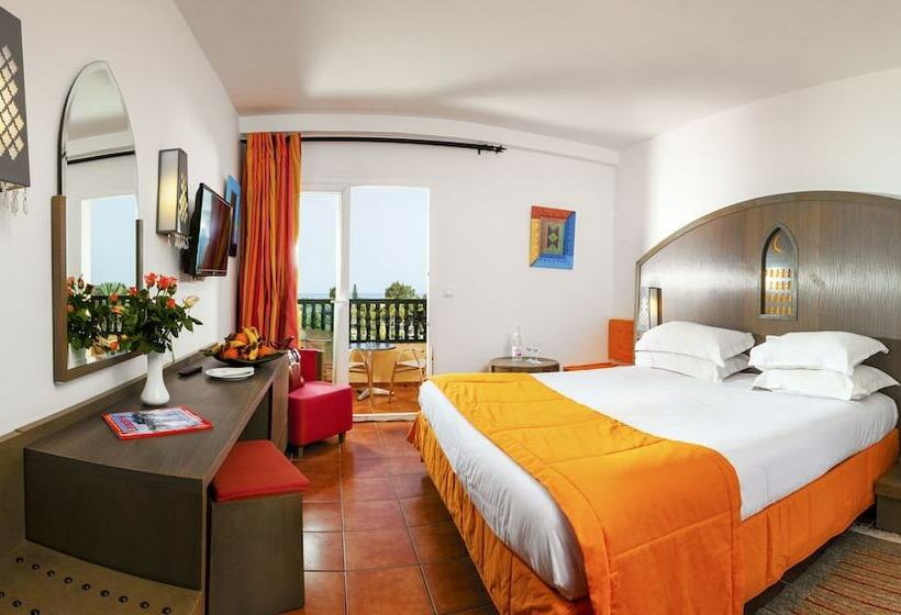 اتاق استاندارد با چشم‌انداز استخر, Royal Kenz Thalasso & Spa