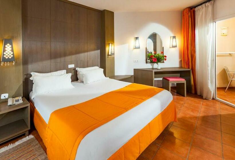 اتاق استاندارد چهارنفره با چشم‌انداز باغ, Royal Kenz Thalasso & Spa