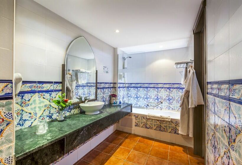 اتاق استاندارد چهارنفره با چشم‌انداز باغ, Royal Kenz Thalasso & Spa