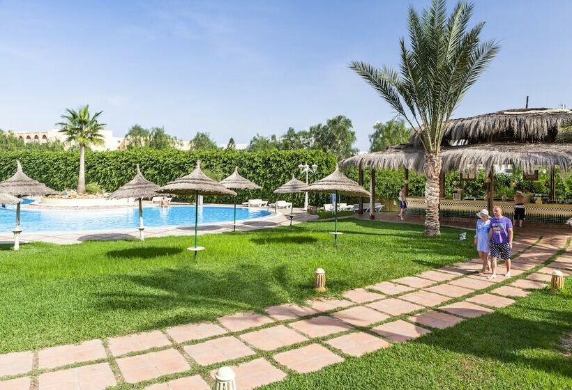 اتاق استاندارد چهارنفره با چشم‌انداز باغ, Royal Kenz Thalasso & Spa