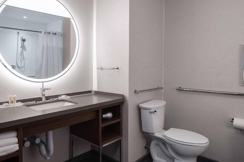 스탠다드 룸 킹사이즈 침대, Courtyard By Marriott Jefferson City
