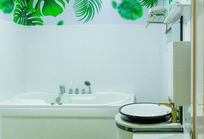اتاق استاندارد چهار تخته, Nhà Nghỉ K House