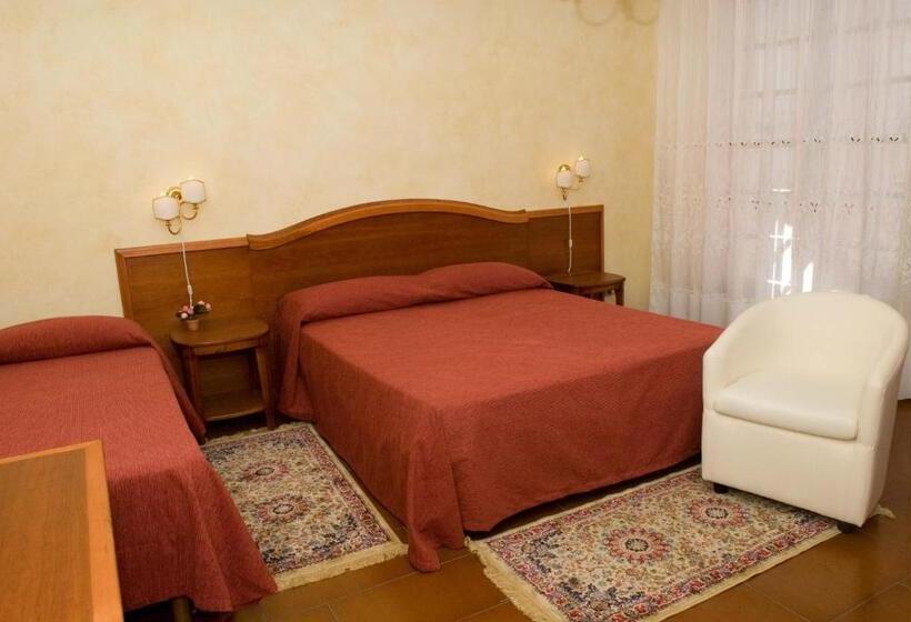 Трехместный Номер Стандарт с Балконом, B&b Il Nido