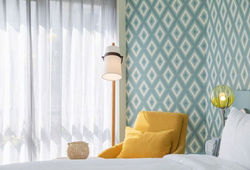 اتاق استاندارد با تخت دو نفره بزرگ, Mamaka By Ovolo