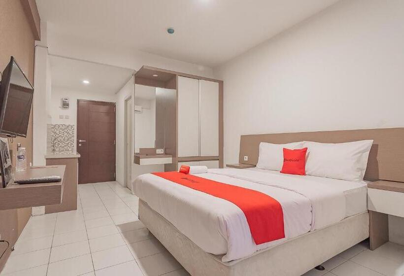 Номер Deluxe, Reddoorz Apartment @ Emerald Towers Bandung