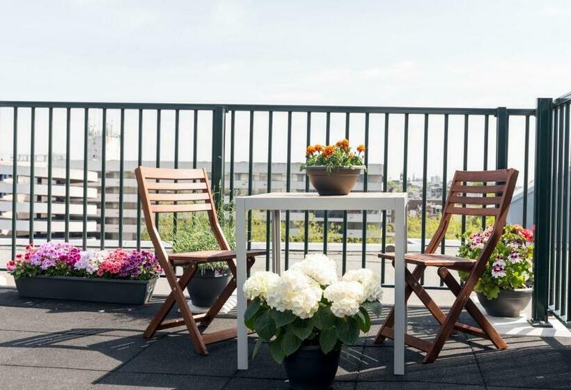 سوییت, Central Rooftop Terrace Guest Suite