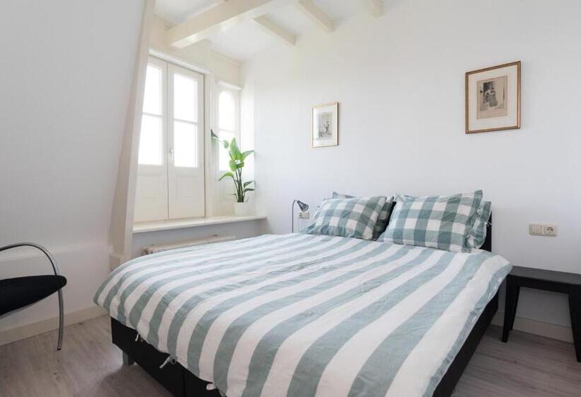 سوییت, Central Rooftop Terrace Guest Suite