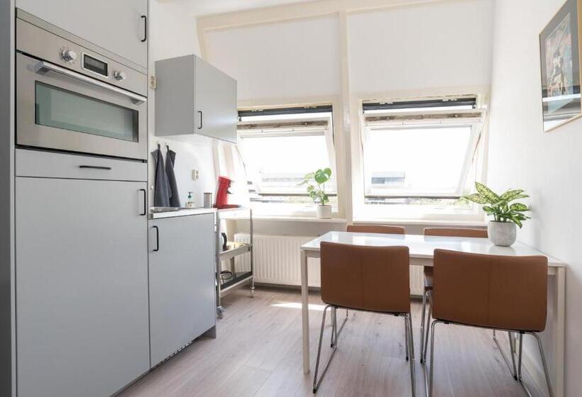 سوییت, Central Rooftop Terrace Guest Suite