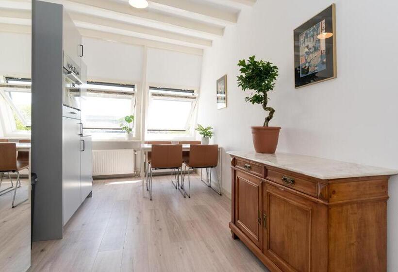سوییت, Central Rooftop Terrace Guest Suite