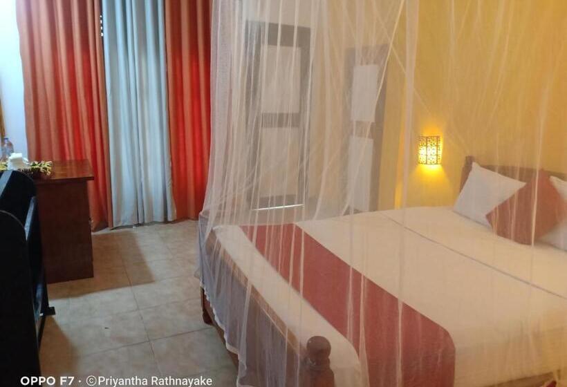 Quarto Estandar, Ella Forest Paradise