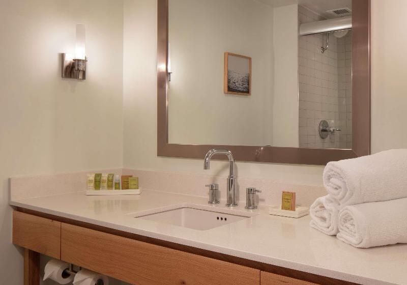 سوئیت با تخت بزرگ, Hilton Daytona Beach Oceanfront Resort