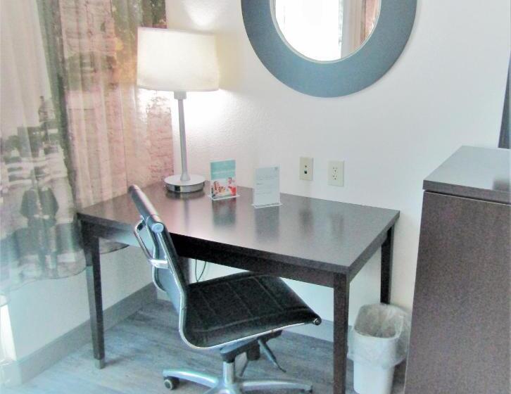 اتاق استاندارد با تخت بزرگ, Hampton Inn St. Augustine Downtown Historic District