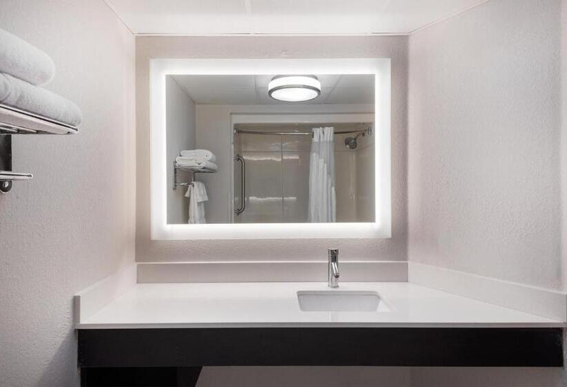 Номер Стандарт, Holiday Inn Express Hillsville, An Ihg