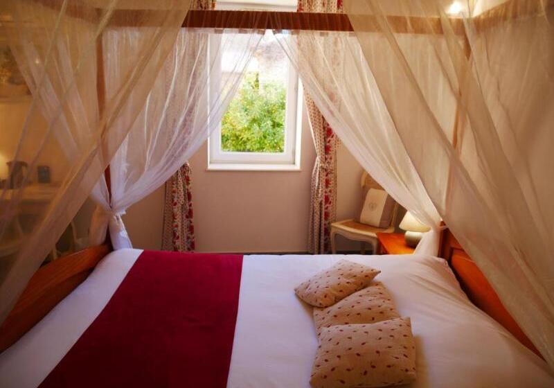 اتاق راحتی, Hôtel La Bastide Des Monges