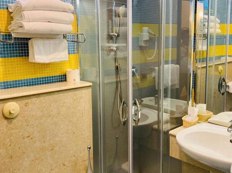 Standard-huone, Della Baia