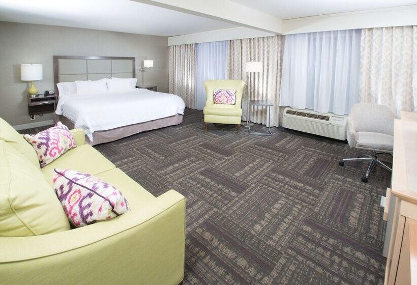 스탠다드 스튜디오, Hampton Inn & Suites Wilson I 95