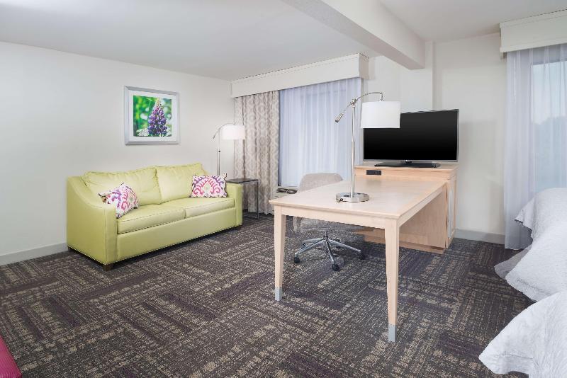 스탠다드 스튜디오 킹침대, Hampton Inn & Suites Wilson I 95
