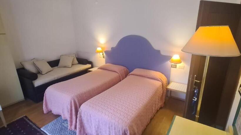 Quarto Triplo Estandar, San Marco