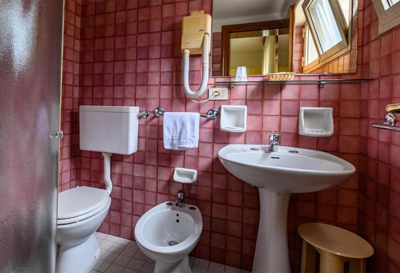 Quarto Triplo Estandar, San Marco