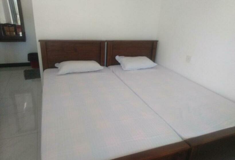 Quarto Estandar, Quench Inn
