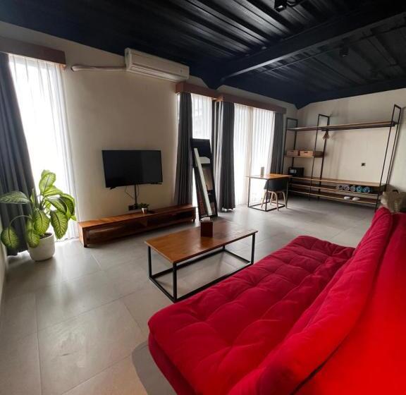 풀장 전망 스위트, Rumah Kahyangan