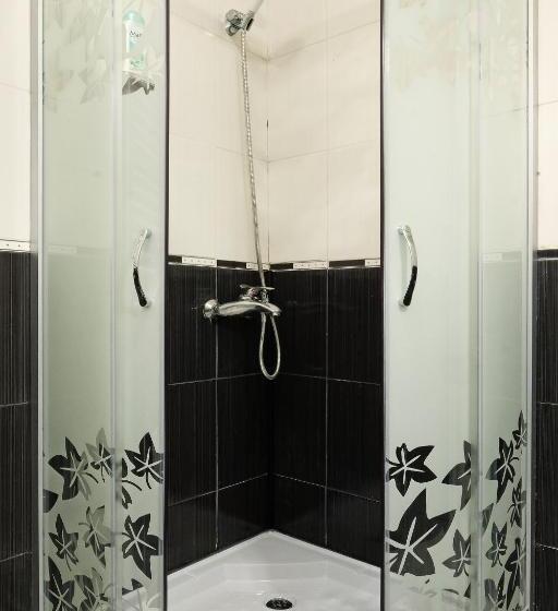 اتاق استاندارد چهار تخته, Villa Tower Gardos