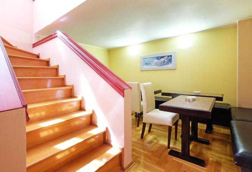 اتاق استاندارد با بالکن, Villa Tower Gardos